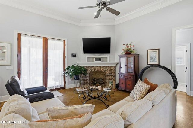 204 Village Place, Pearl, MS 39208