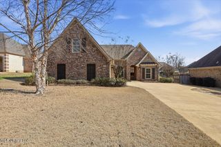 204 Village Place, Pearl, MS 39208