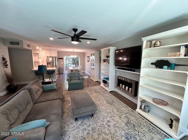 7752 E CAMELBACK Road, Scottsdale, AZ 85251