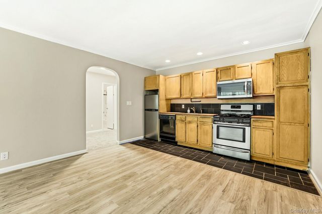 22 Alden Place 22, Bronxville, NY 10708