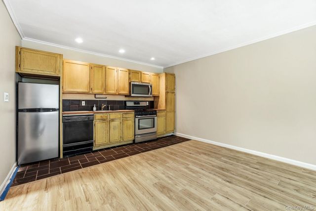 22 Alden Place 22, Bronxville, NY 10708