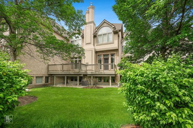 1537 W Rue James Place 1537, Palatine, IL 60067