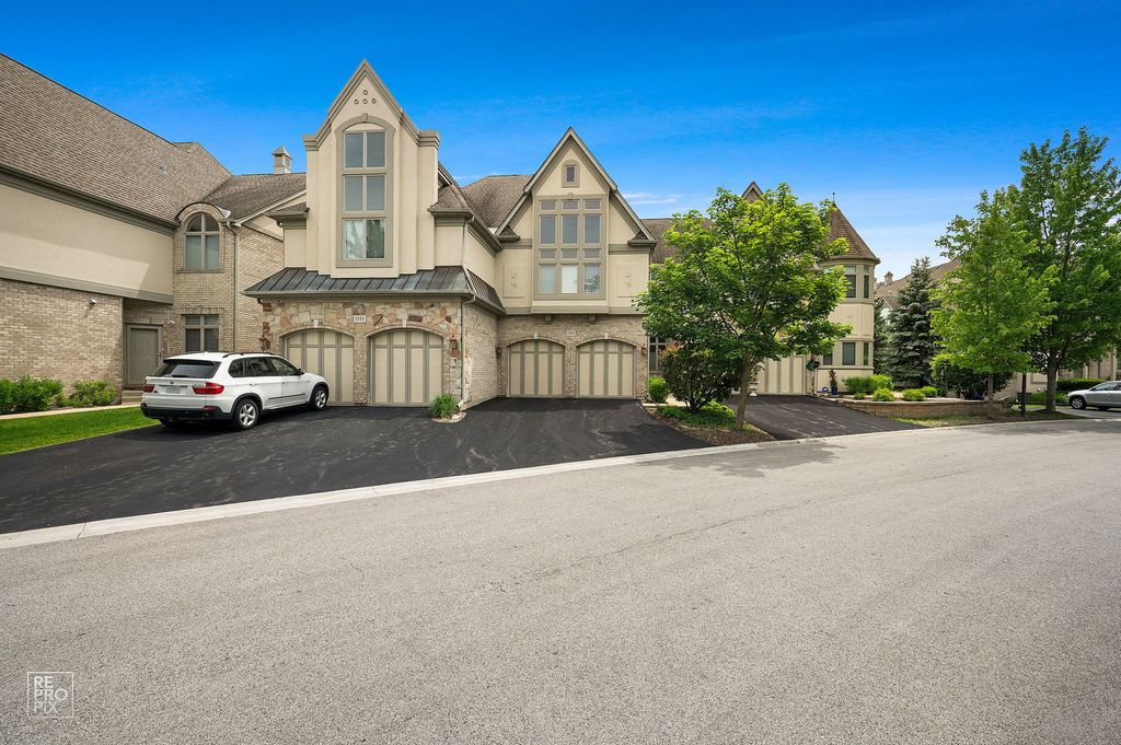 1537 W Rue James Place 1537, Palatine, IL 60067