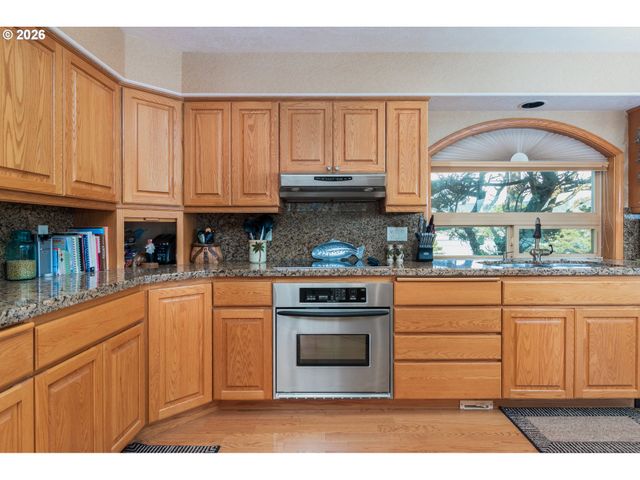 35395 SUNSET Dr, Pacific City, OR 97135