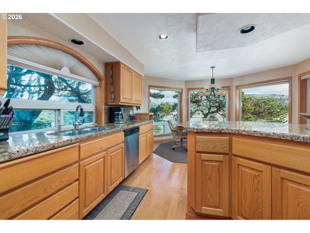 35395 SUNSET Dr, Pacific City, OR 97135