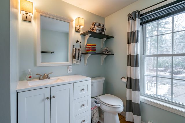 133 Raymond Road, Deerfield, NH 03037