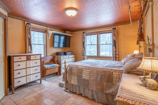 133 Raymond Road, Deerfield, NH 03037