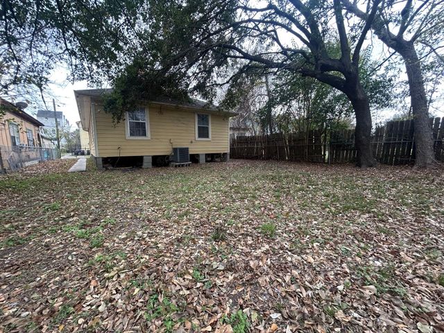 1614 Common Street, Houston, TX 77009