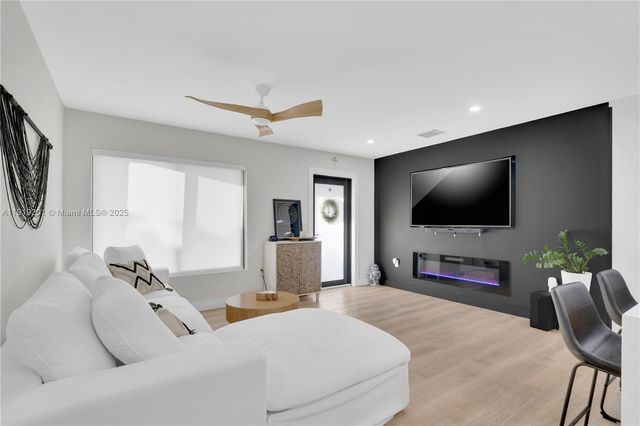 14265 SW 105th Ct, Miami, FL 33176