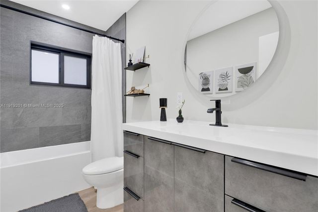 14265 SW 105th Ct, Miami, FL 33176