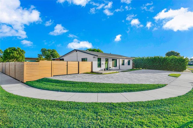 14265 SW 105th Ct, Miami, FL 33176
