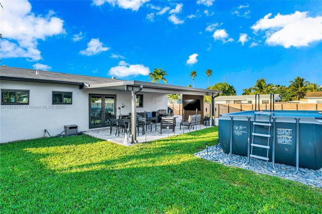 14265 SW 105th Ct, Miami, FL 33176