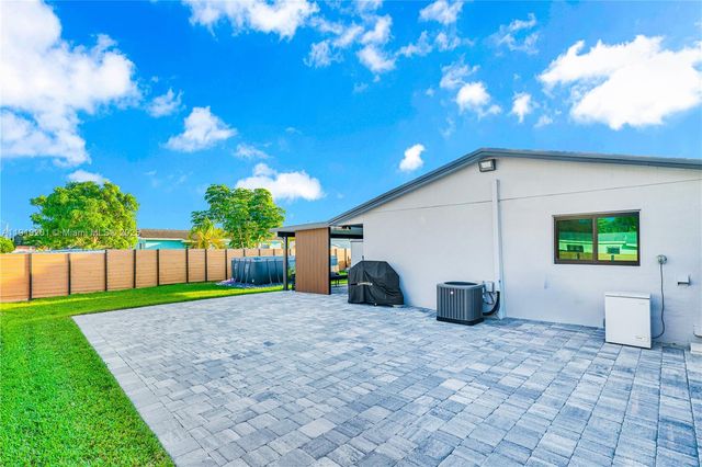 14265 SW 105th Ct, Miami, FL 33176