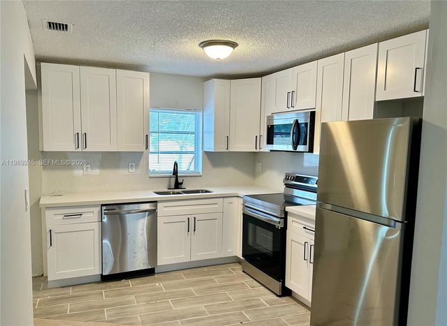 2600 NE 8th Ave, Pompano Beach, FL 33064