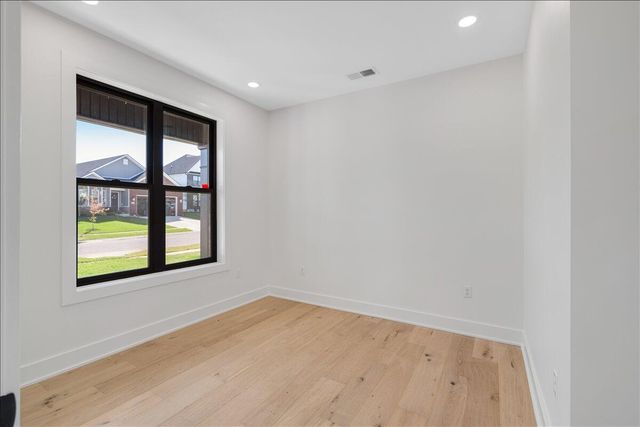 1069 Squirrel Nest Lane, Lexington, KY 40509