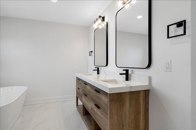 1069 Squirrel Nest Lane, Lexington, KY 40509