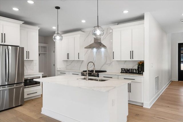 1069 Squirrel Nest Lane, Lexington, KY 40509