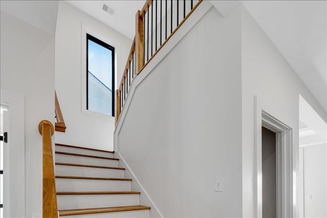 1069 Squirrel Nest Lane, Lexington, KY 40509