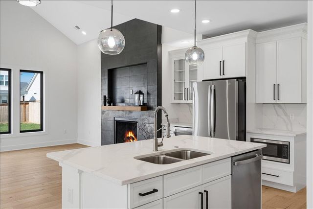 1069 Squirrel Nest Lane, Lexington, KY 40509