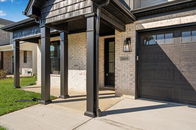 1069 Squirrel Nest Lane, Lexington, KY 40509