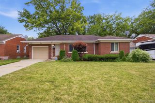 20310 Woodside Street, Harper Woods, MI 48225