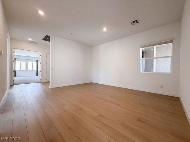 8239 Gusty Brook Street, Las Vegas, NV 89113