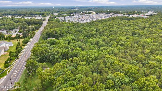 443-447 Cross Street, Lakewood, NJ 08701