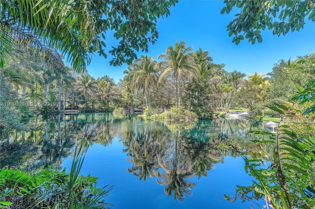 154th Street - 870, North Miami Beach, FL 33162