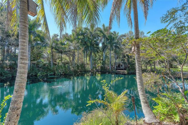 154th Street - 870, North Miami Beach, FL 33162