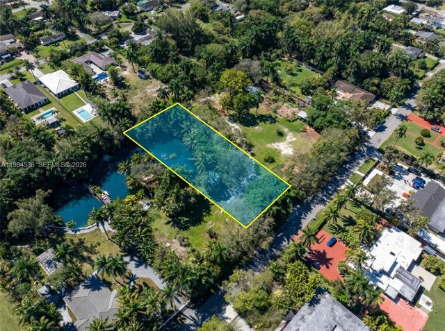 154th Street - 870, North Miami Beach, FL 33162