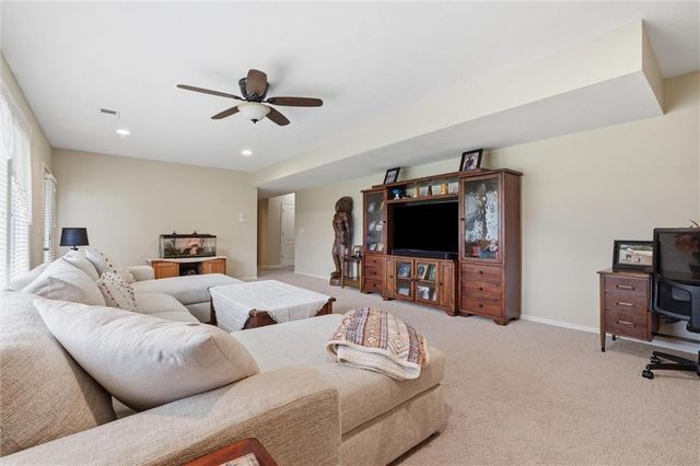 2353 SW Switchback Court, Lee's Summit, MO 64082