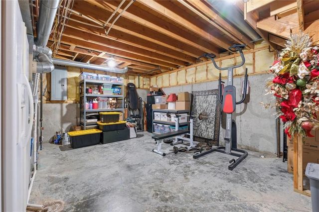 2353 SW Switchback Court, Lee's Summit, MO 64082