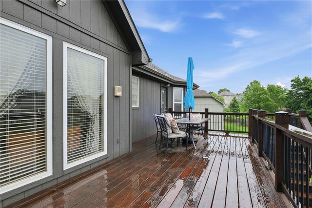 2353 SW Switchback Court, Lee's Summit, MO 64082