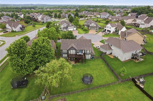 2353 SW Switchback Court, Lee's Summit, MO 64082