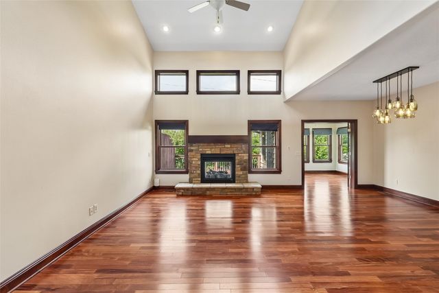 15607 Monroe Court, Urbandale, IA 50323