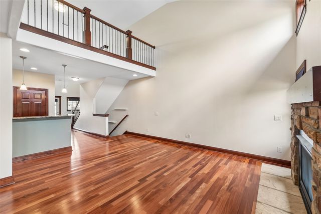 15607 Monroe Court, Urbandale, IA 50323