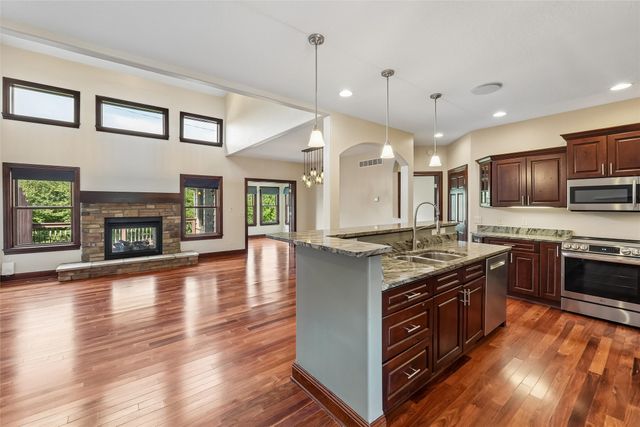 15607 Monroe Court, Urbandale, IA 50323