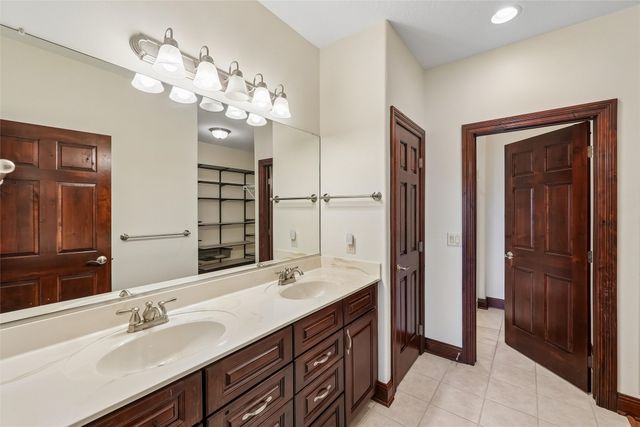 15607 Monroe Court, Urbandale, IA 50323