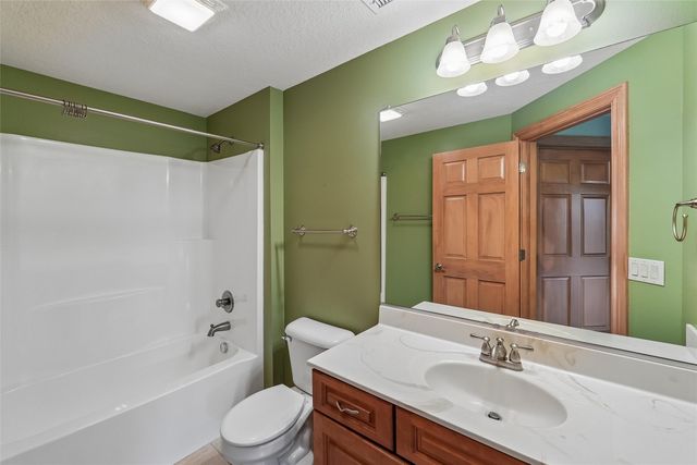 15607 Monroe Court, Urbandale, IA 50323