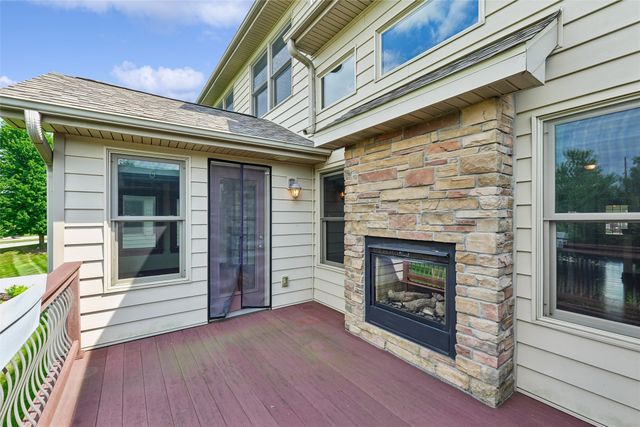 15607 Monroe Court, Urbandale, IA 50323