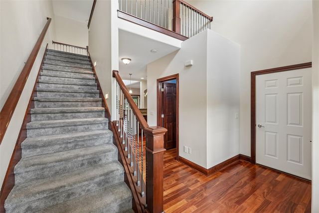 15607 Monroe Court, Urbandale, IA 50323