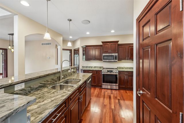 15607 Monroe Court, Urbandale, IA 50323