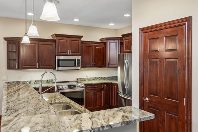 15607 Monroe Court, Urbandale, IA 50323