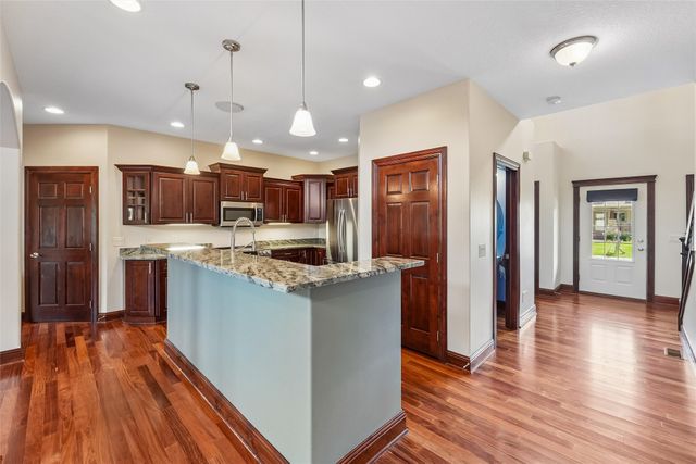 15607 Monroe Court, Urbandale, IA 50323