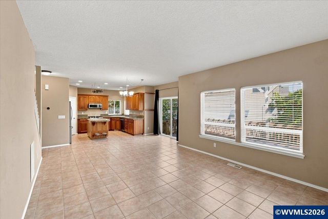928 Feather Sky St NW, Salem, OR 97304