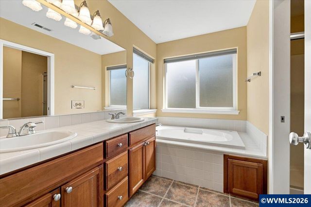 928 Feather Sky St NW, Salem, OR 97304