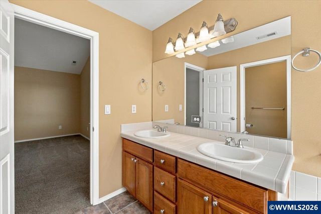 928 Feather Sky St NW, Salem, OR 97304