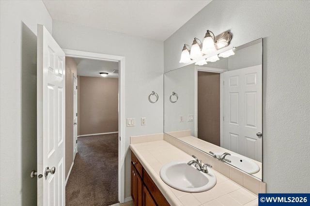 928 Feather Sky St NW, Salem, OR 97304