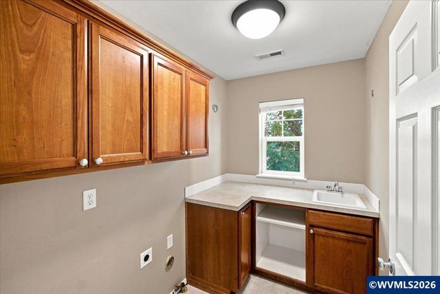 928 Feather Sky St NW, Salem, OR 97304