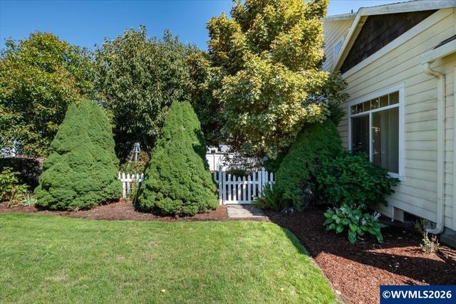 928 Feather Sky St NW, Salem, OR 97304
